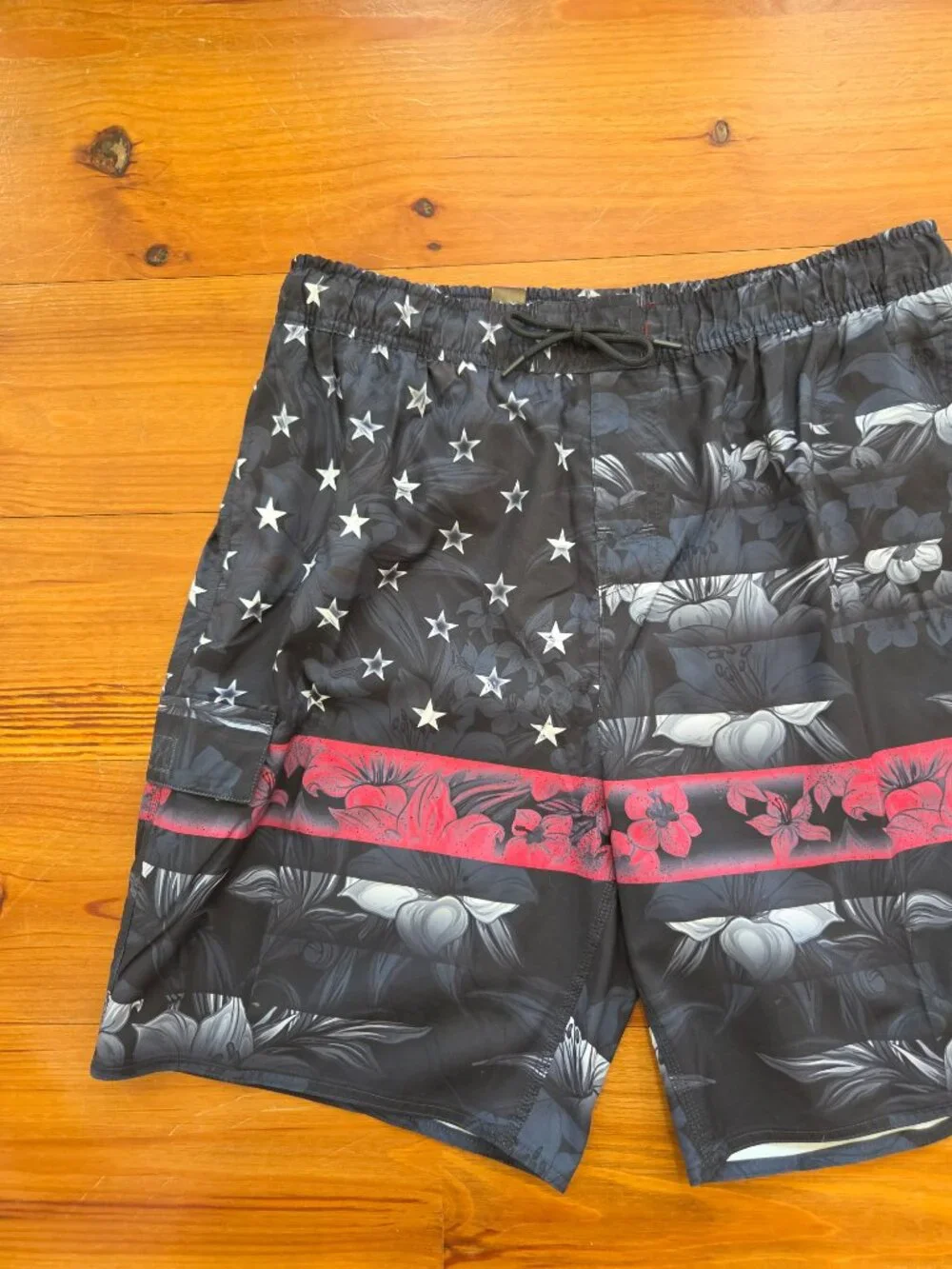 Men’s US Apparel Swim Shorts Trunks Swimsuit Size 2XL Black Red New with Tags